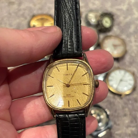 Timex Men's Watch with Gold Dial and Black Strap vintage windup square - Picture 4 of 6